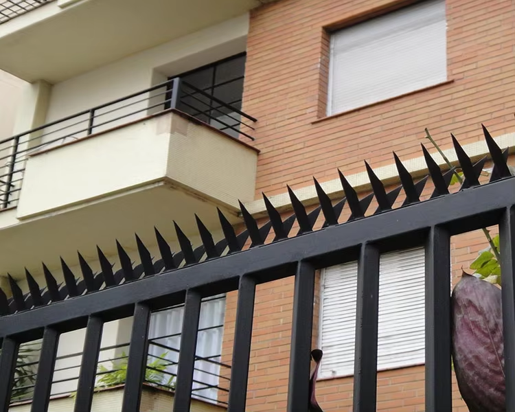 wall spikes2